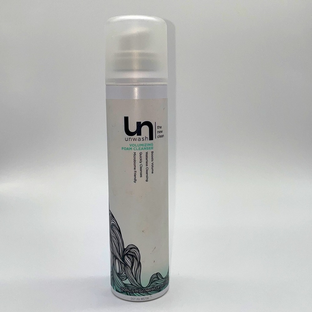 Unwash
UNWASH VOLUMIZING DRY CLEANSER FOAM